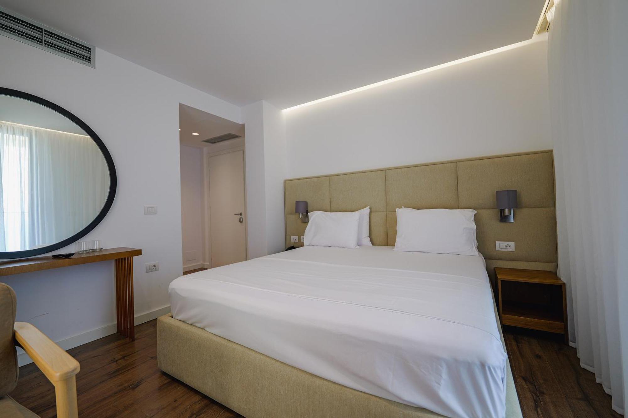 Dorchester Hotel Sarandë Exterior foto